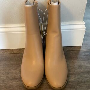 A New Day boots size 9